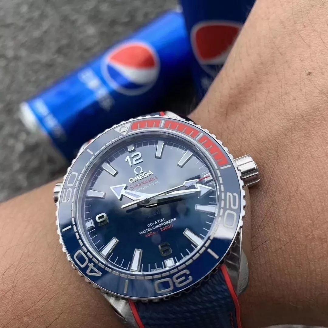 VS Factory Omega Pepsi bezelli Seamaster Planet Ocean 600 olimpiyat versiyonu 8900 mekanizmalı replika saat nasıl? — 6. fotoğraf