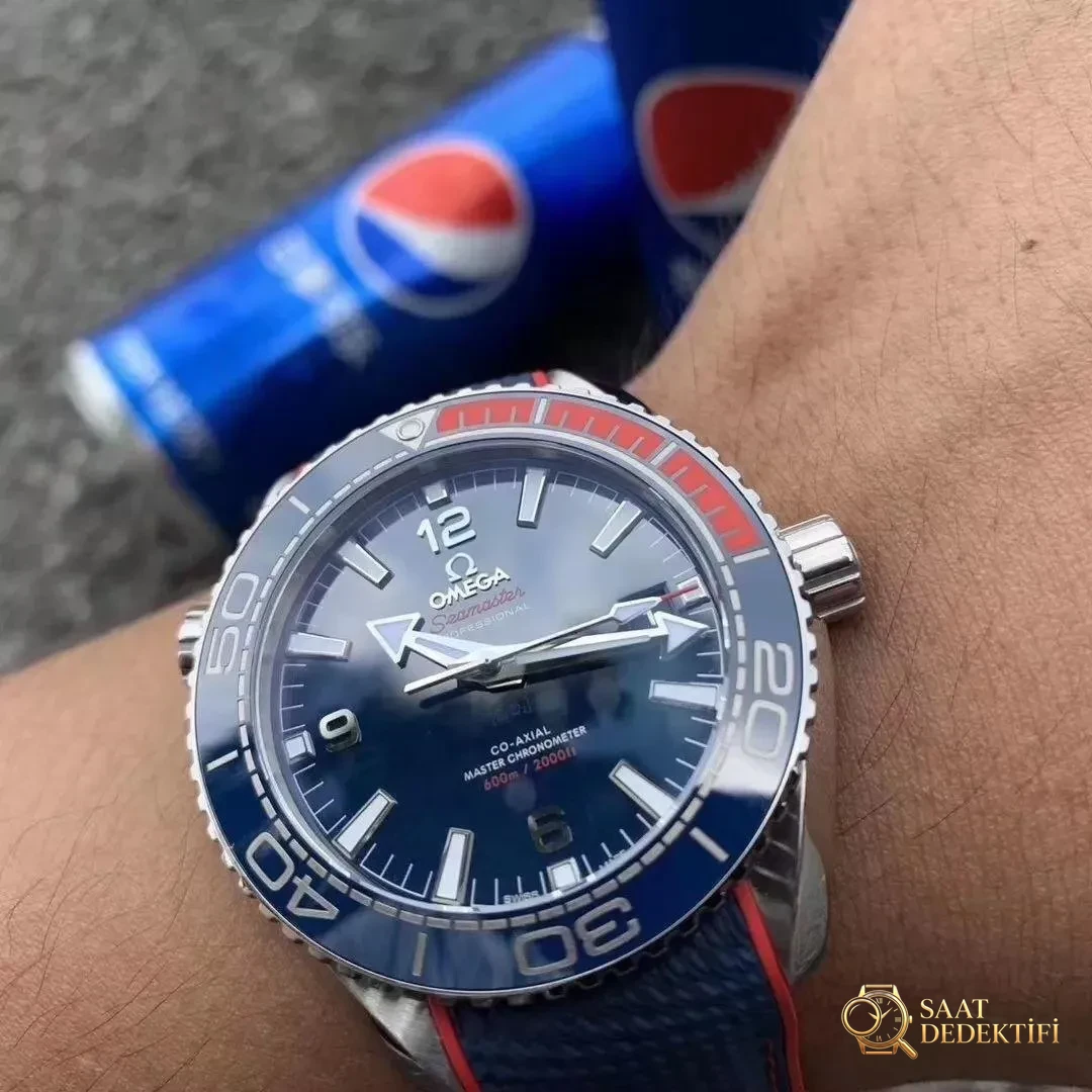 VS Factory Omega Pepsi bezelli Seamaster Planet Ocean 600 olimpiyat versiyonu 8900 mekanizmalı replika saat nasıl? - Makro Kadran ve İndeks İşçiliği