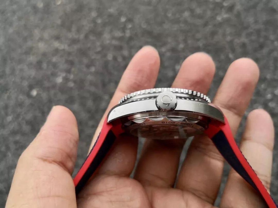 VS Factory Omega Pepsi bezelli Seamaster Planet Ocean 600 olimpiyat versiyonu 8900 mekanizmalı replika saat nasıl? — 12. fotoğraf