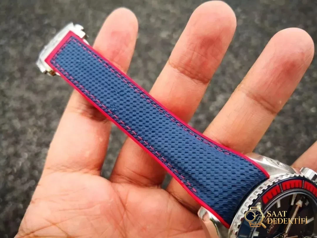 VS Factory Omega Pepsi bezelli Seamaster Planet Ocean 600 olimpiyat versiyonu 8900 mekanizmalı replika saat nasıl? - Kasa Çeliği ve Polisaj Kalitesi