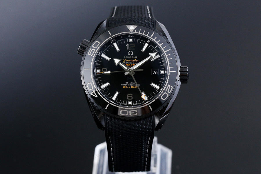 VS Factory Omega Planet Ocean 600M serisi Deep Black saat incelemesi — 1. fotoğraf