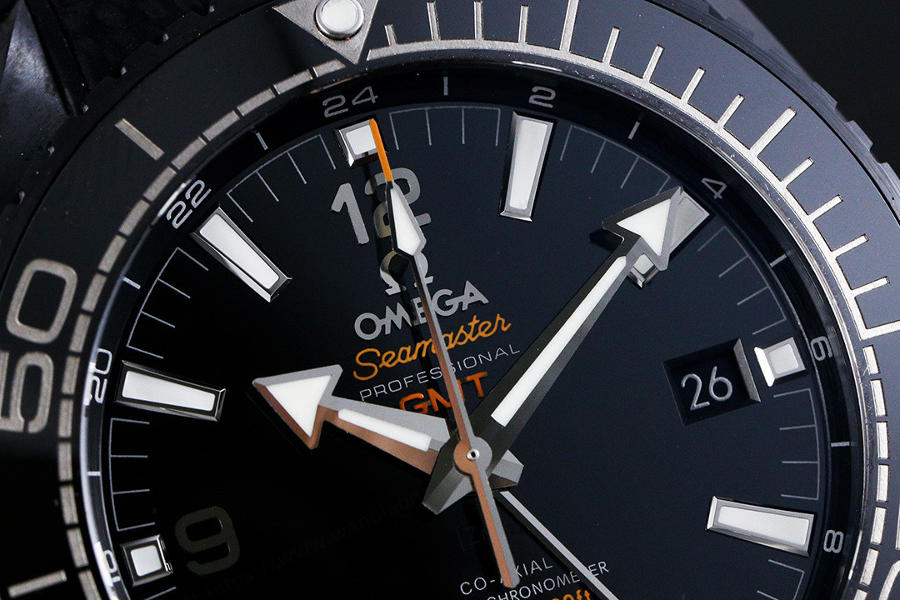 VS Factory Omega Planet Ocean 600M serisi Deep Black saat incelemesi — 5. fotoğraf