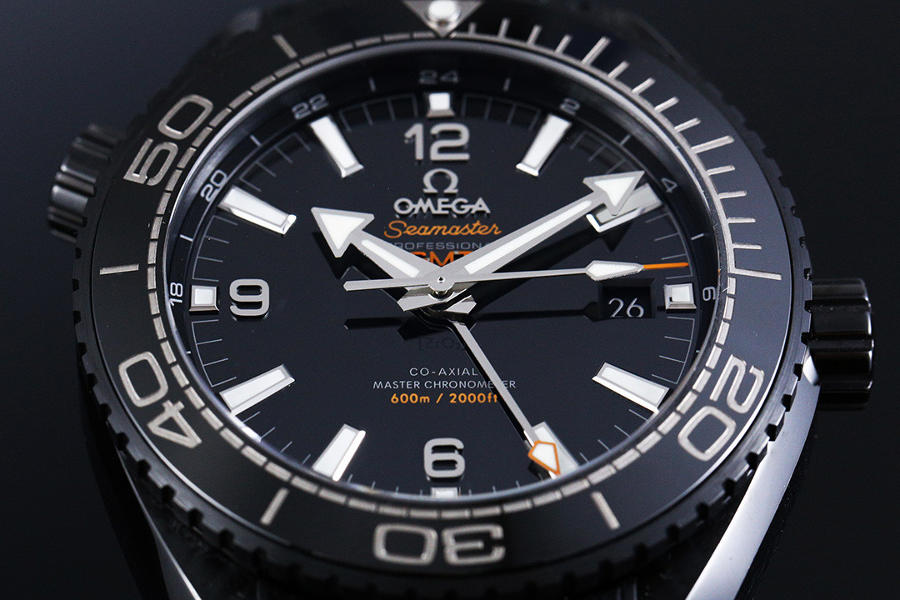 VS Factory Omega Planet Ocean 600M serisi Deep Black saat incelemesi — 7. fotoğraf