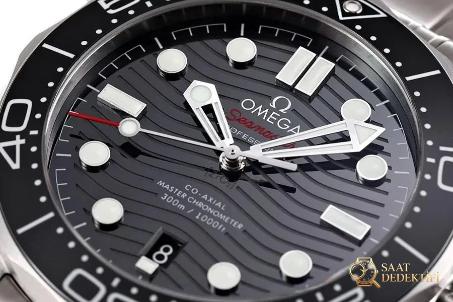 VS Factory Omega replika saat ile piyasa versiyonu karşılaştırması - Seamaster 300 siyah kadran modeli - Bilezik, Toka ve Klips Mekanizması
