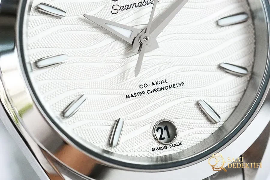 VS Factory Omega Seamaster 150 wave white replica wristwatch - 34 mm model - Back Cover and Mechanism Detail