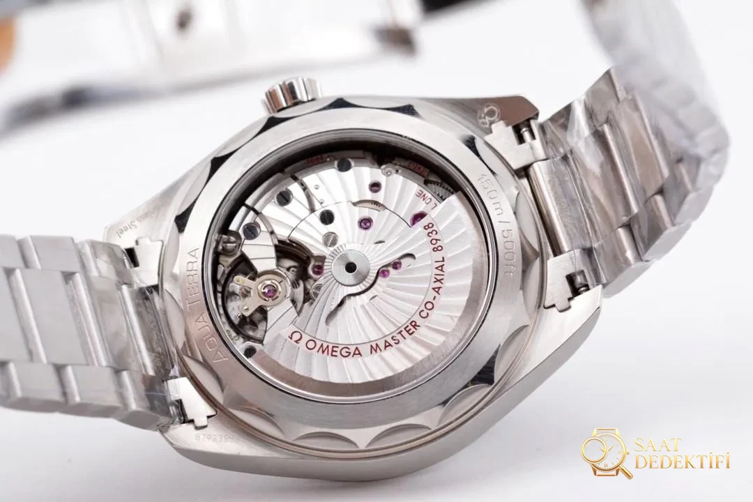 VS Factory Omega Seamaster 150 GMT Dünya Saati kol saati incelemesi - Yan Profil ve Kordon Bağlantısı