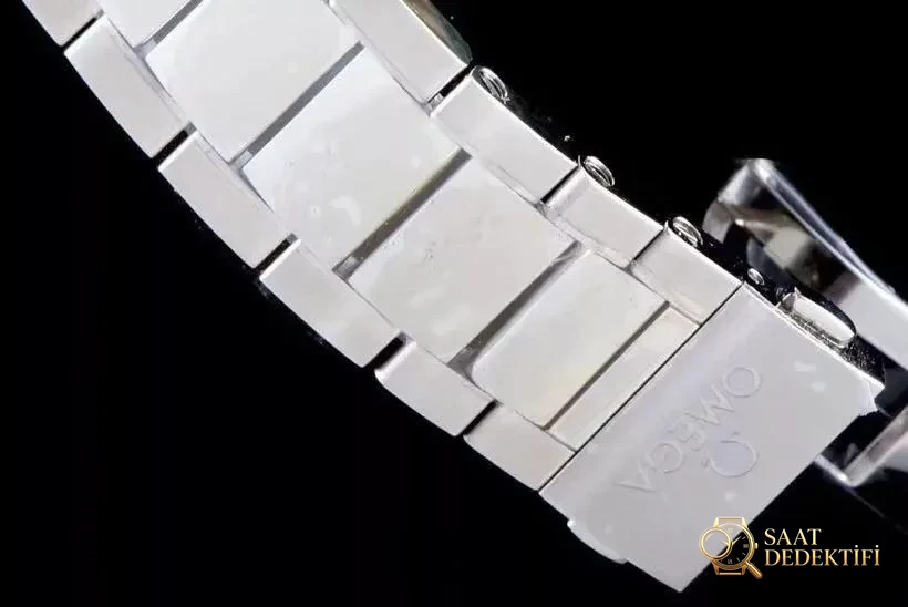 VS Factory Omega Seamaster 150 metre 220.12.41.21.06.00 serisi AQUA TERRA replika saat ile orijinal karşılaştırmalı inceleme - Mekanizma Zemberek ve Balans Detayı