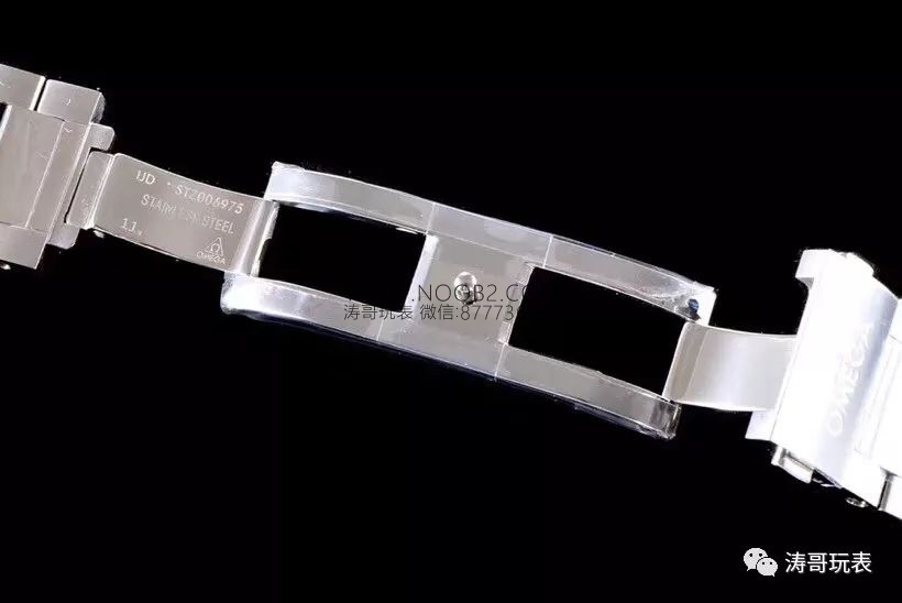 VS Factory Omega Seamaster 150 metre 220.12.41.21.06.00 serisi AQUA TERRA replika saat ile orijinal karşılaştırmalı inceleme — 11. fotoğraf