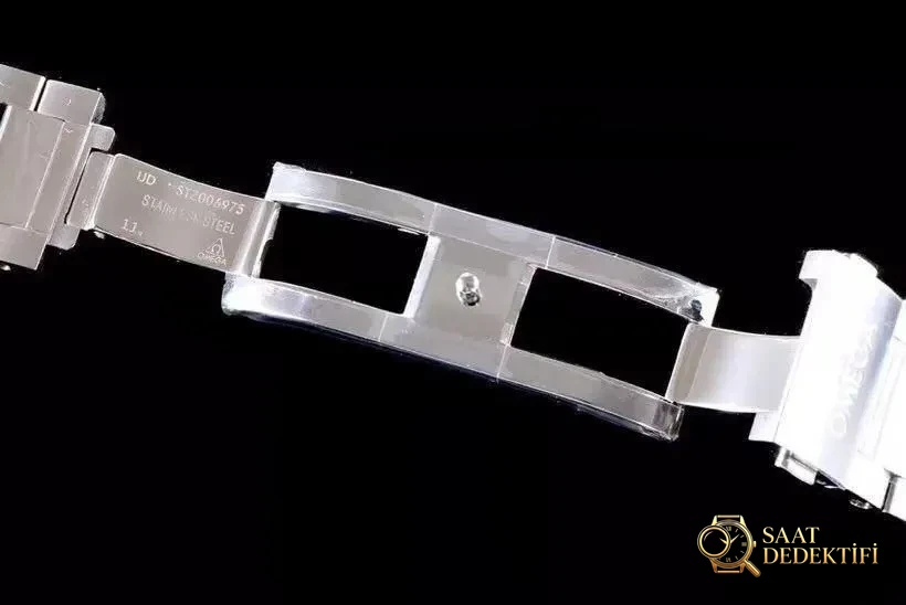 VS Factory Omega Seamaster 150 metre 220.12.41.21.06.00 serisi AQUA TERRA replika saat ile orijinal karşılaştırmalı inceleme - Yan Profil ve Kordon Bağlantısı