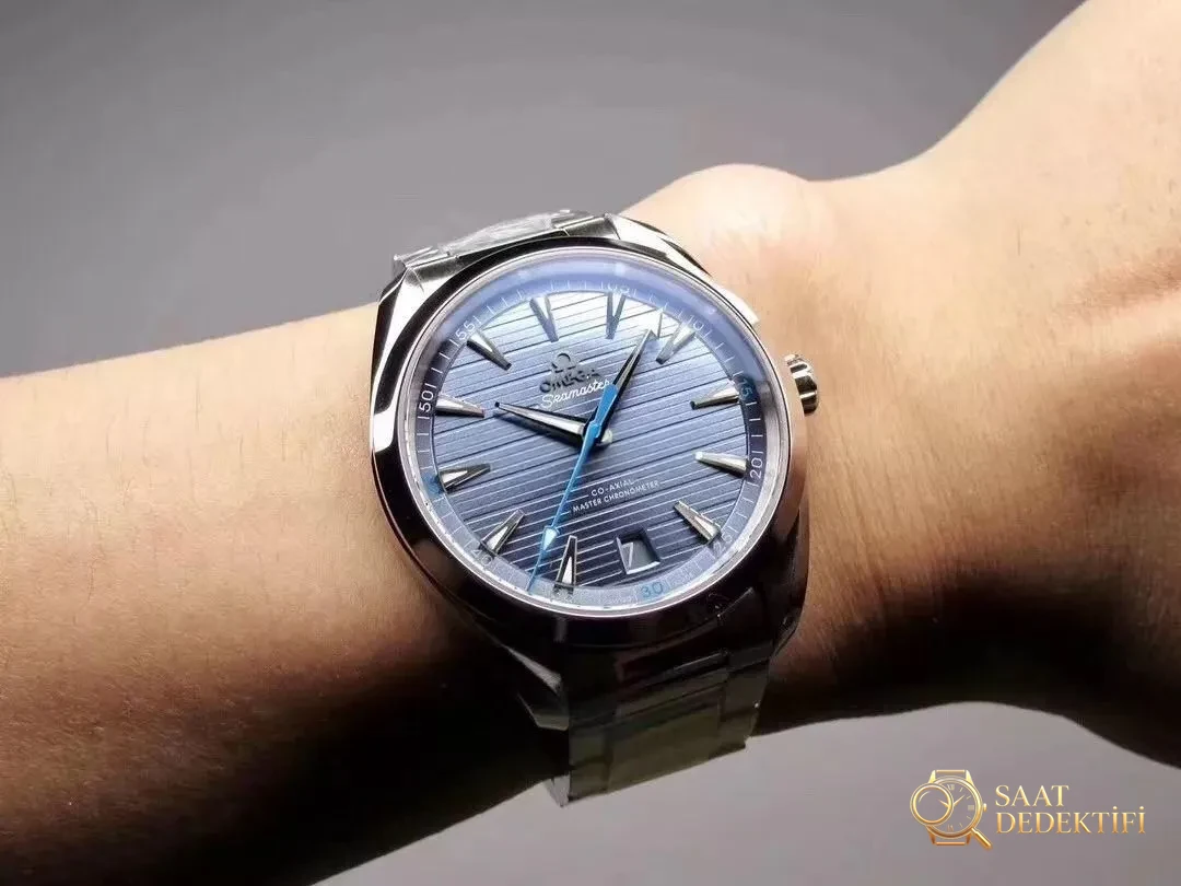 VS Factory Omega Seamaster 150 metre 220.12.41.21.06.00 serisi AQUA TERRA replika saat ile orijinal karşılaştırmalı inceleme - Takimetre Skalası ve Baskı Keskinliği