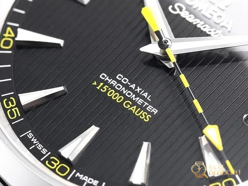VS Factory Omega Seamaster 150 Serisi Bumblebee Replika Saat - VS Saat - Arka Kapak ve Mekanizma Detayı