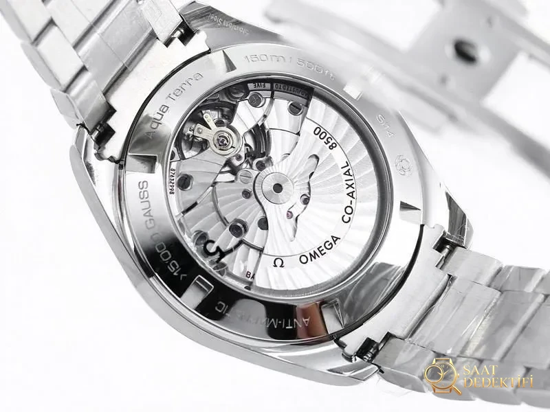 VS Factory Omega Seamaster 150 Serisi Bumblebee Replika Saat - VS Saat - Fosfor ve Super-LumiNova Gece Görünümü
