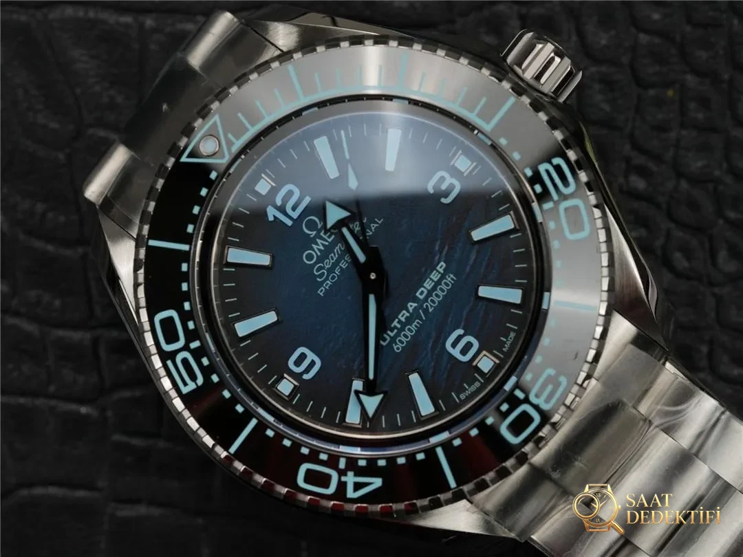 VS Factory Omega Seamaster 150 World Time, Seamaster 6000, SUMMER BLUE 75. Yıl Anma Serisi - Fosfor ve Super-LumiNova Gece Görünümü