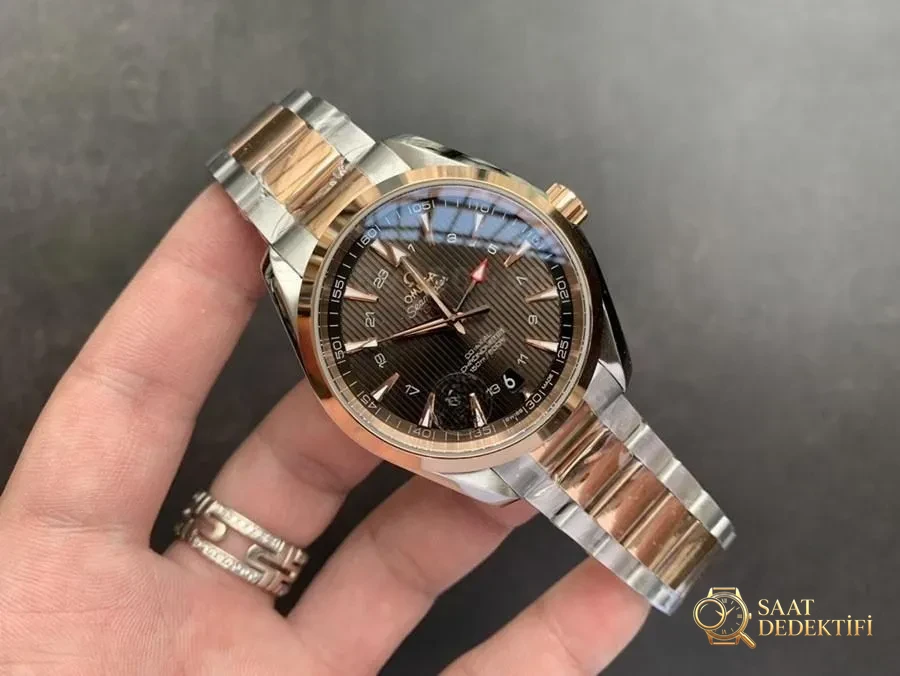VS Factory Omega Seamaster 150m «GMT Kahve-Gri Kadran» replika kol saati - 231.20.43.22.06.003 - Kadran Detayı ve Bezel İşçiliği