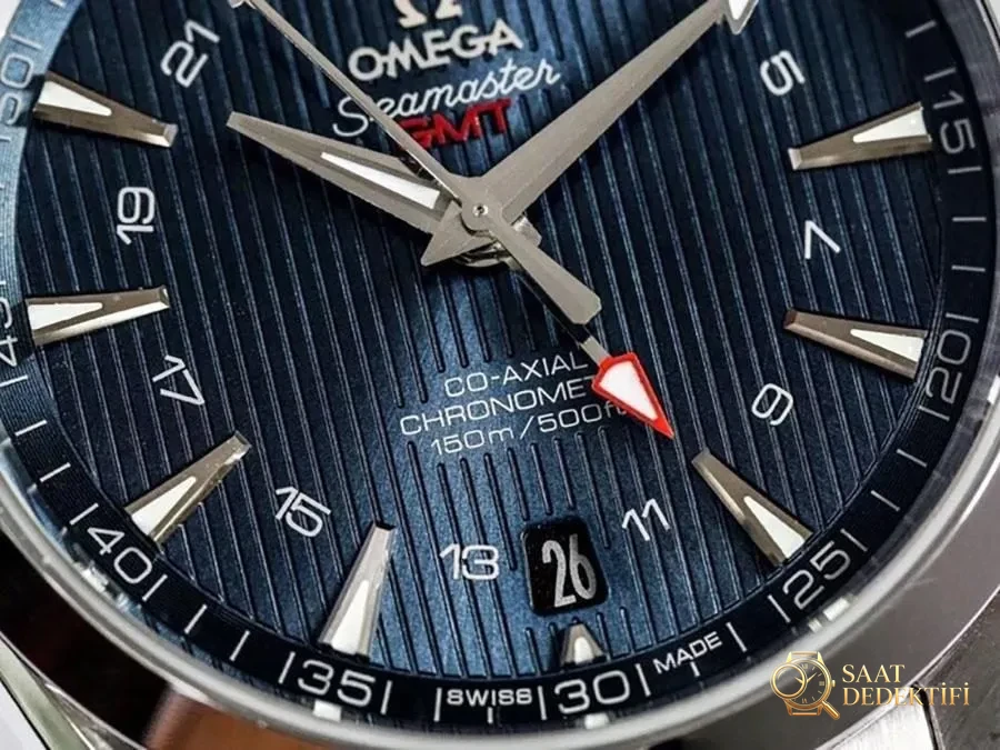 VS Factory Omega Seamaster 150M «GMT Mavi Kadran» replika kol saati - 231.10.43.22.03.001 - Arka Kapak ve Mekanizma Detayı
