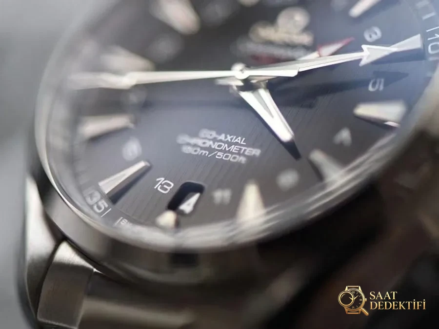 VS Factory Omega Seamaster 150M «GMT Siyah Kadran» replika saat - 231.10.43.22.01.001 - Makro Kadran ve İndeks İşçiliği