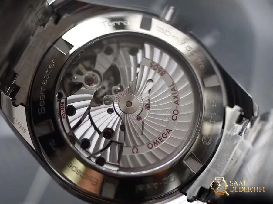 VS Factory Omega Seamaster 150M «GMT Siyah Kadran» replika saat - 231.10.43.22.01.001 - Bilekte Duruş ve Kasa Orantısı
