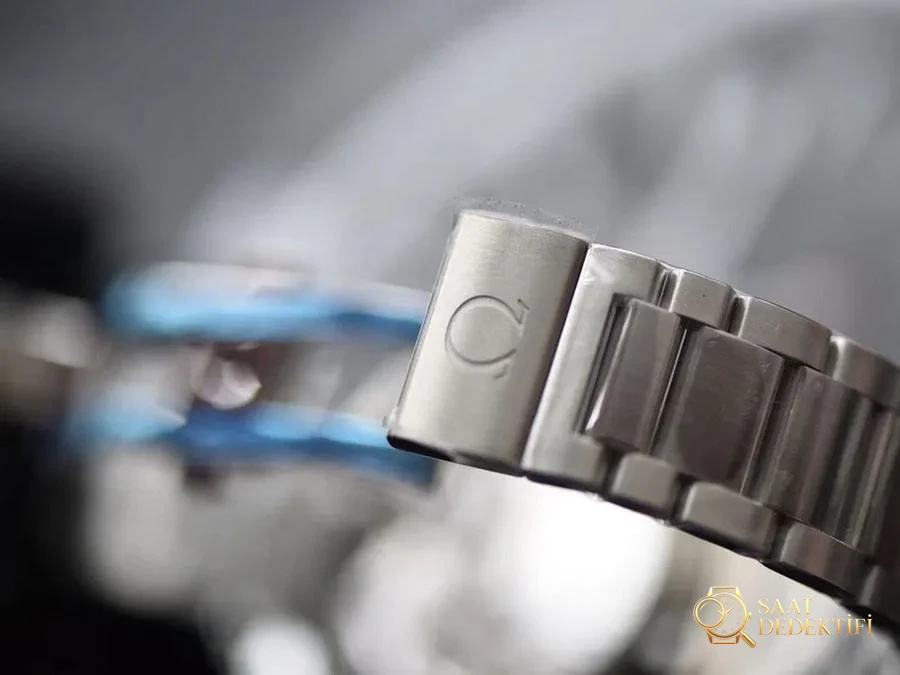 VS Factory Omega Seamaster 150M «GMT Siyah Kadran» replika saat - 231.10.43.22.01.001 - Fosfor ve Super-LumiNova Gece Görünümü