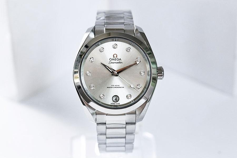 VS Factory Omega Seamaster 150m güneş desenli beyaz replika saat - 34 mm model — 1. fotoğraf