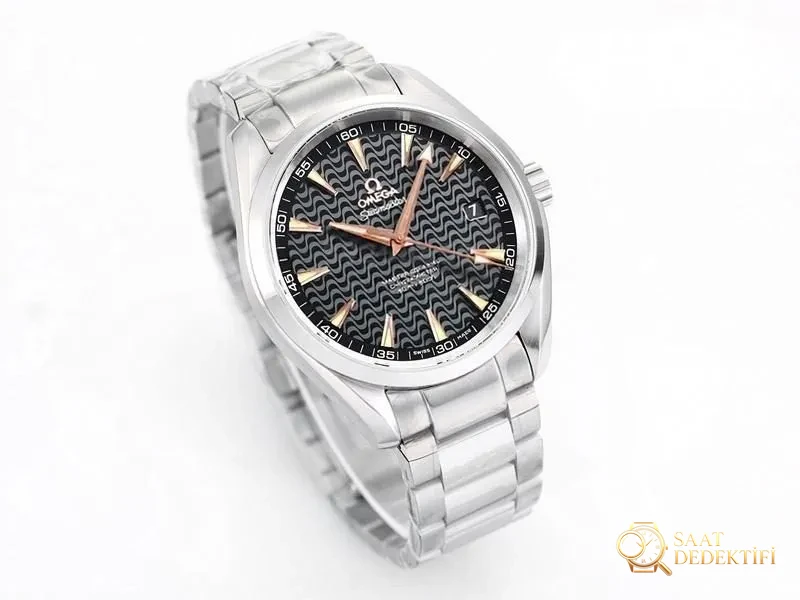 VS Factory Omega Seamaster 150M Rio réplique de montre à cadran noir - VS Watch - Profil du boîtier et examen de la couronne