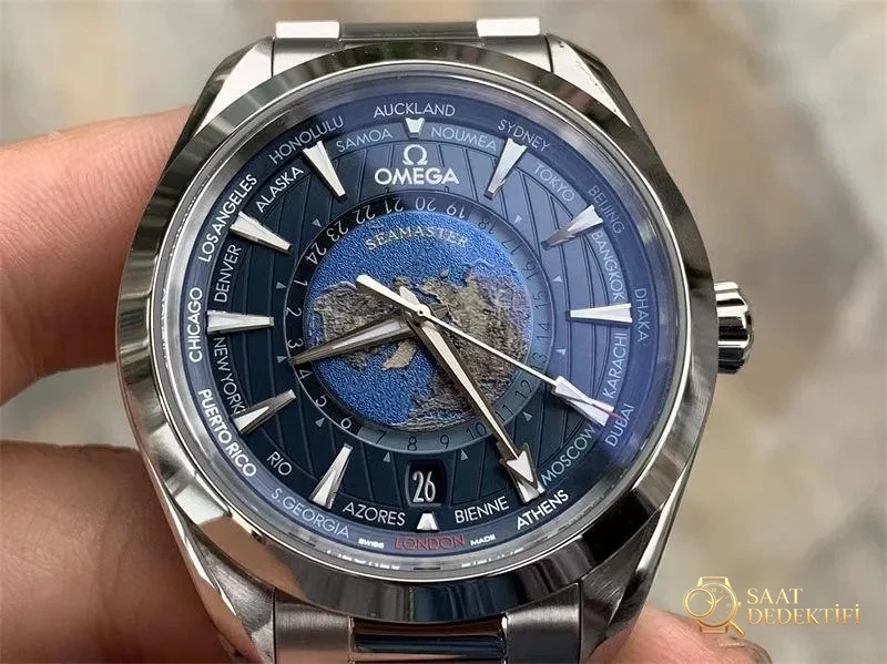 Introduzione all'orologio Omega Seamaster 150M VS Factory: quadrante macro e lavorazione degli indici