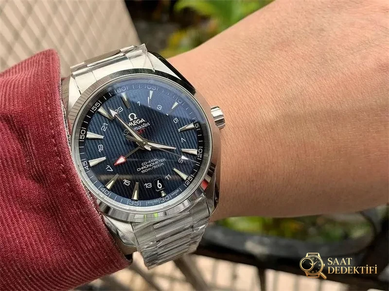 Presentazione dell'orologio Omega Seamaster 150M VS Factory - Vista notturna al fosforo e Super-LumiNova