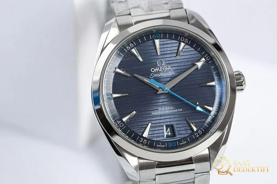 VS Factory Omega Seamaster 150M cadran bleu clair en teck, aiguilles bleues des heures et des minutes réplique de montre-bracelet - Montre VS - Case Profile and Crown Review