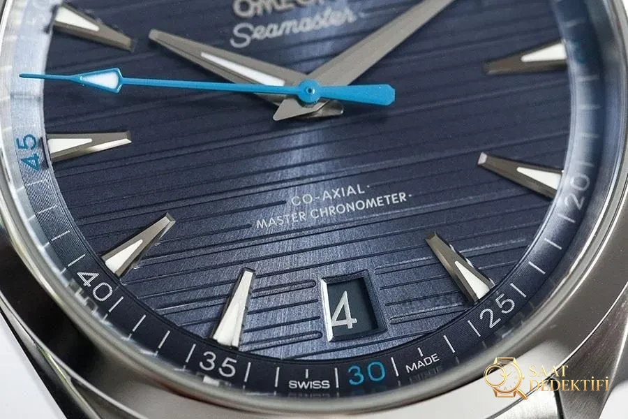 VS Factory Omega Seamaster 150M cadran bleu clair en teck, aiguilles bleues des heures et des minutes modèle réplique de montre-bracelet - Montre VS - Bracelet, boucle et mécanisme de clip