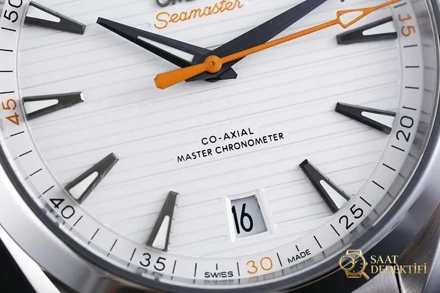 VS Factory Omega Seamaster 150M Teak Beyaz Kadran Turuncu Akrep-Yelkovan Replika Saat - VS Saat - Arka Kapak ve Mekanizma Detayı