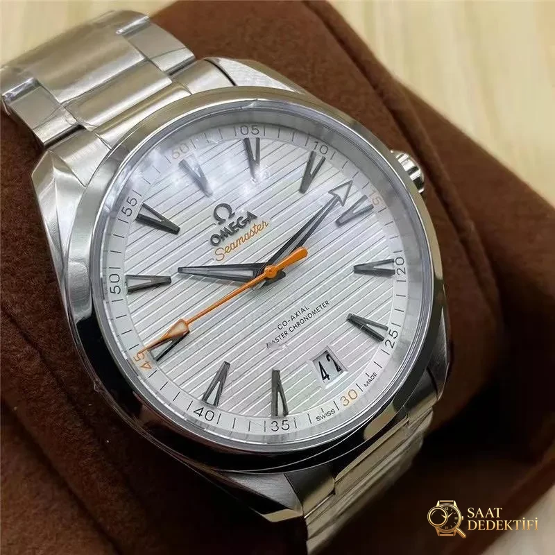 VS Factory Omega Seamaster 150m Tik Ağacı Kadranlı Saat İncelemesi - Arka Kapak ve Mekanizma Detayı