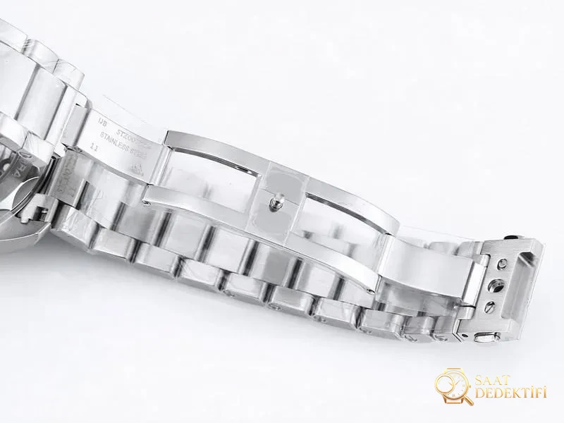 VS Factory Omega Seamaster 150M World Time ice blue replica watch - VS watch - Wrist Position and Case Proportion
