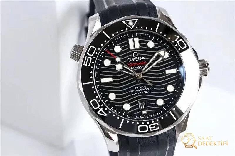 VS Factory Omega Seamaster 300 siyah seramik kadranlı saat incelemesi - Kadran Detayı ve Bezel İşçiliği