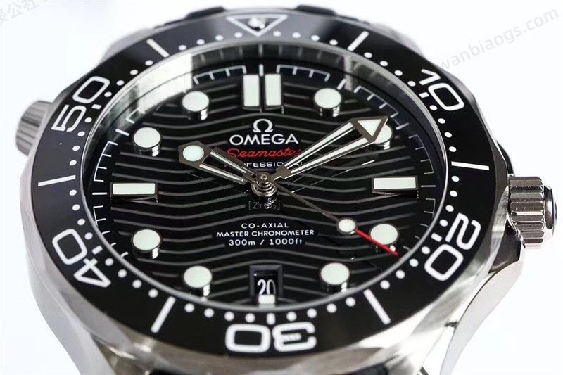 VS Factory Omega Seamaster 300 siyah seramik kadranlı saat incelemesi — 4. fotoğraf