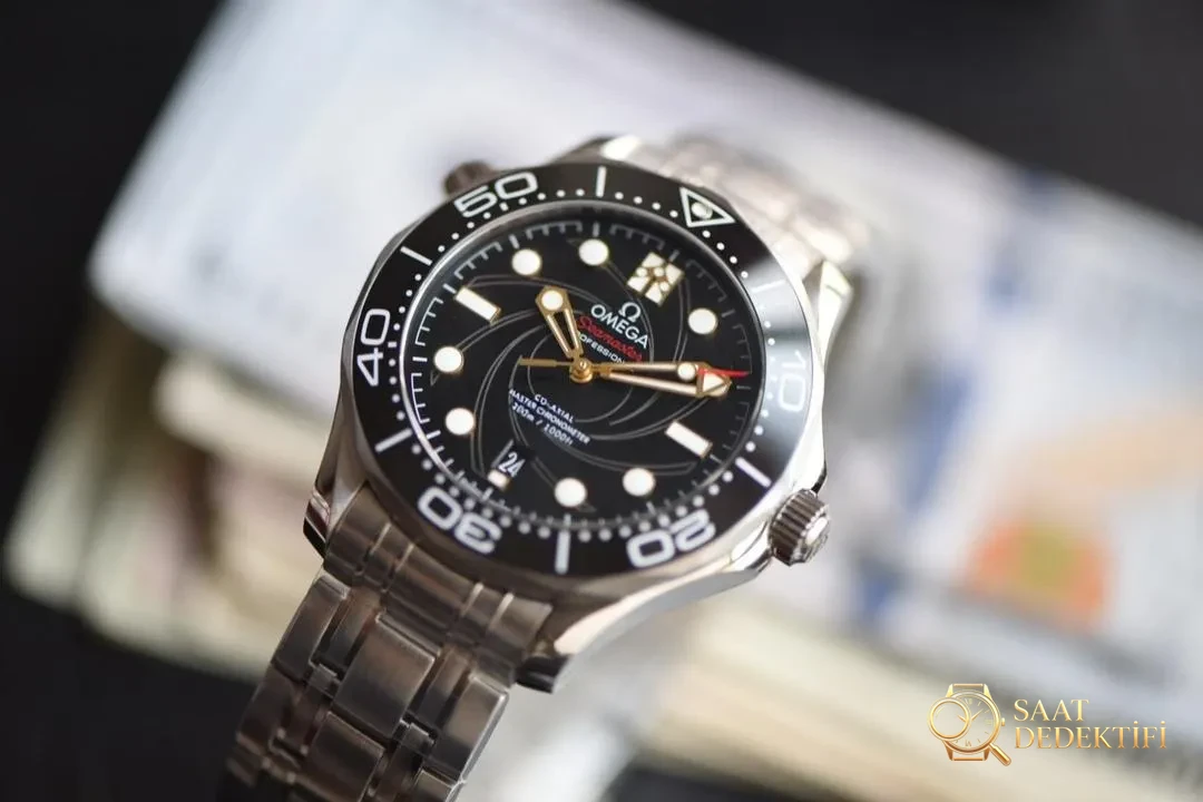 VS Factory Omega Seamaster 300M 007 James Bond neden en üst versiyon sayılıyor? - Kadran Detayı ve Bezel İşçiliği