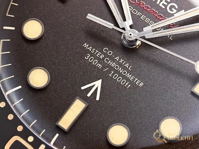 VS Factory Omega Seamaster 300M 007 No Time to Die replika saat - VS Saat - Arka Kapak ve Mekanizma Detayı