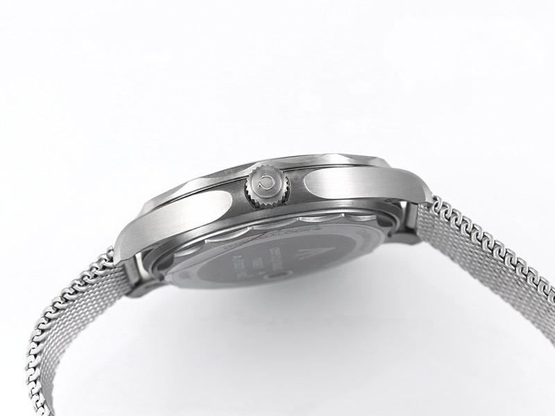 VS Factory Omega Seamaster 300M 007 No Time to Die replika saat - VS Saat — 5. fotoğraf