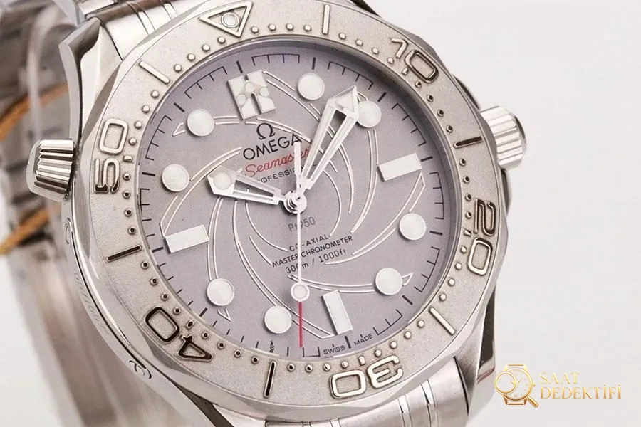 VS Factory Omega Seamaster 300M «007 Serisi» Replika Kol Saati - James Bond Sınırlı Üretim - Kadran Detayı ve Bezel İşçiliği