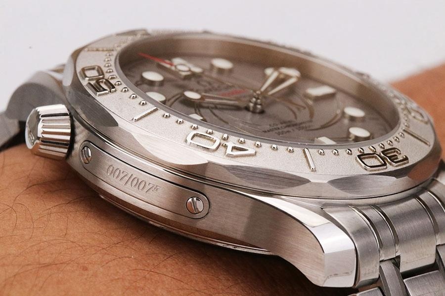 VS Factory Omega Seamaster 300M «007 Serisi» Replika Kol Saati - James Bond Sınırlı Üretim — 6. fotoğraf