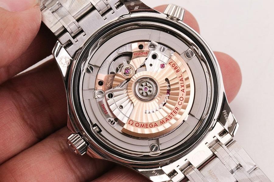 VS Factory Omega Seamaster 300M «007 Serisi» Replika Kol Saati - James Bond Sınırlı Üretim — 8. fotoğraf