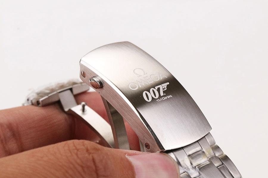VS Factory Omega Seamaster 300M «007 Serisi» Replika Kol Saati - James Bond Sınırlı Üretim — 10. fotoğraf
