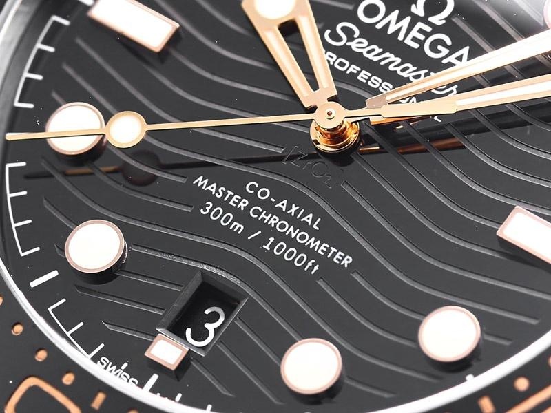 VS Factory Omega Seamaster 300M «Gül Altın Siyah Model» Replika Saat - VS Saat — 4. fotoğraf