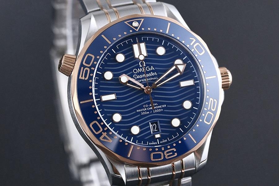 VS Factory Omega Seamaster 300M «İki Renk Rose Gold Mavi» replika saat - 210.20.42.20.03.002 — 2. fotoğraf