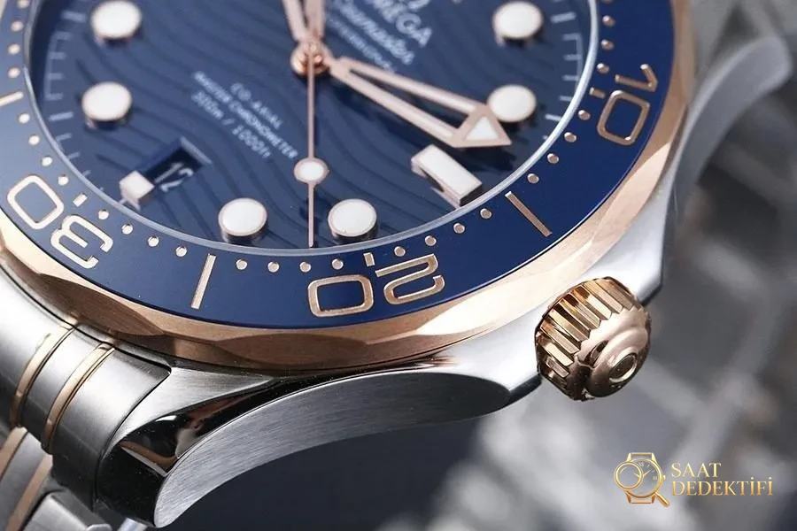 VS Factory Omega Seamaster 300M «İki Renk Rose Gold Mavi» replika saat - 210.20.42.20.03.002 - Makro Kadran ve İndeks İşçiliği