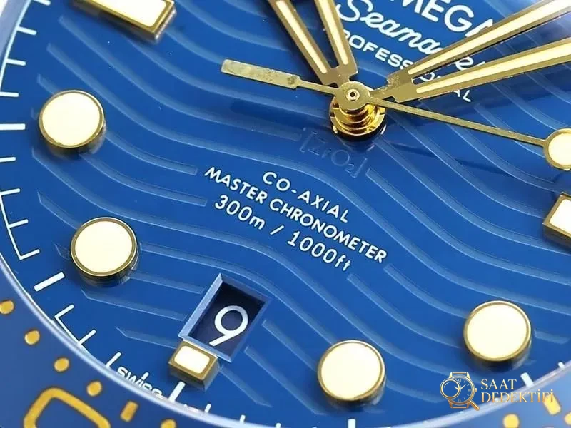VS Factory Omega Seamaster 300M «İki Renkli Mavi Model» Replika Kol Saati - VS Saat - Arka Kapak ve Mekanizma Detayı