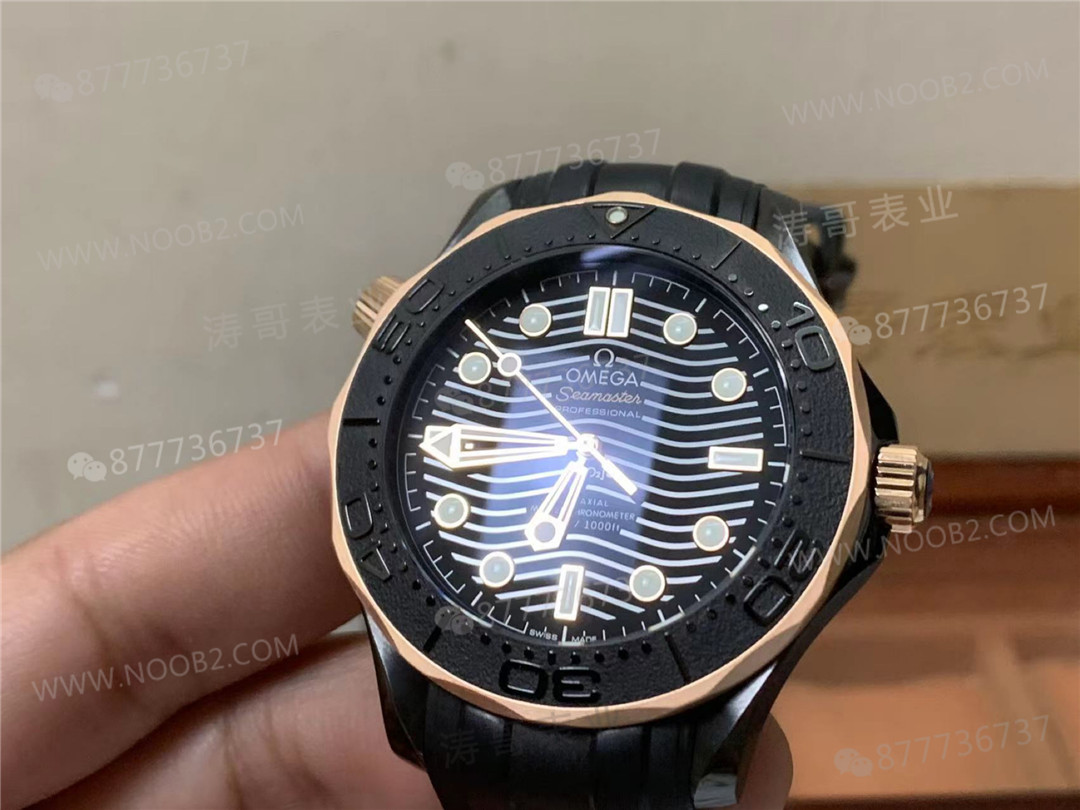 VS Factory Omega Seamaster 300M mat siyah ve roze altın kombininde kusur var mı? — 2. fotoğraf