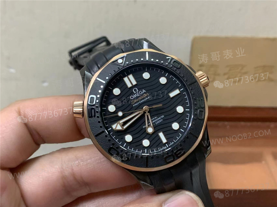 VS Factory Omega Seamaster 300M mat siyah ve roze altın kombininde kusur var mı? — 3. fotoğraf