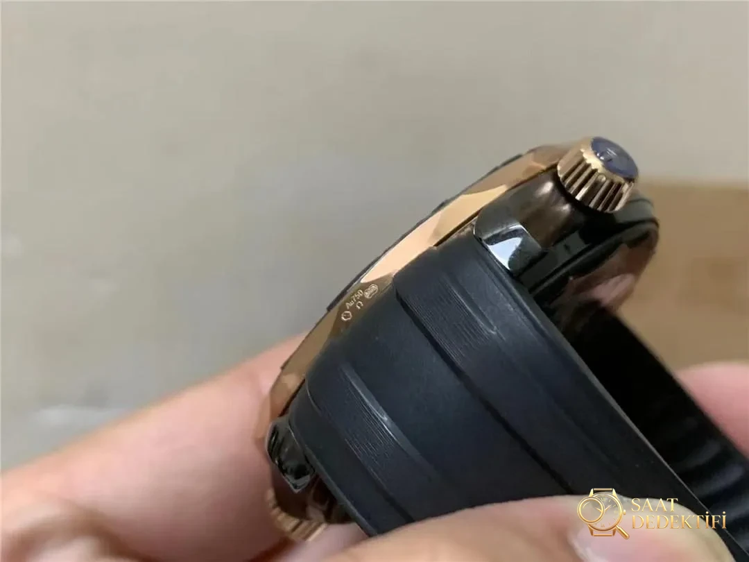 VS Factory Omega Seamaster 300M mat siyah ve roze altın kombininde kusur var mı? - Bilezik, Toka ve Klips Mekanizması