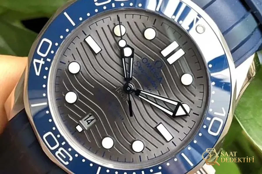 VS Factory Omega Seamaster 300M (Mavi Bezel, Gri) İnceleme - Kasa Profili ve Kurma Kolu İncelemesi