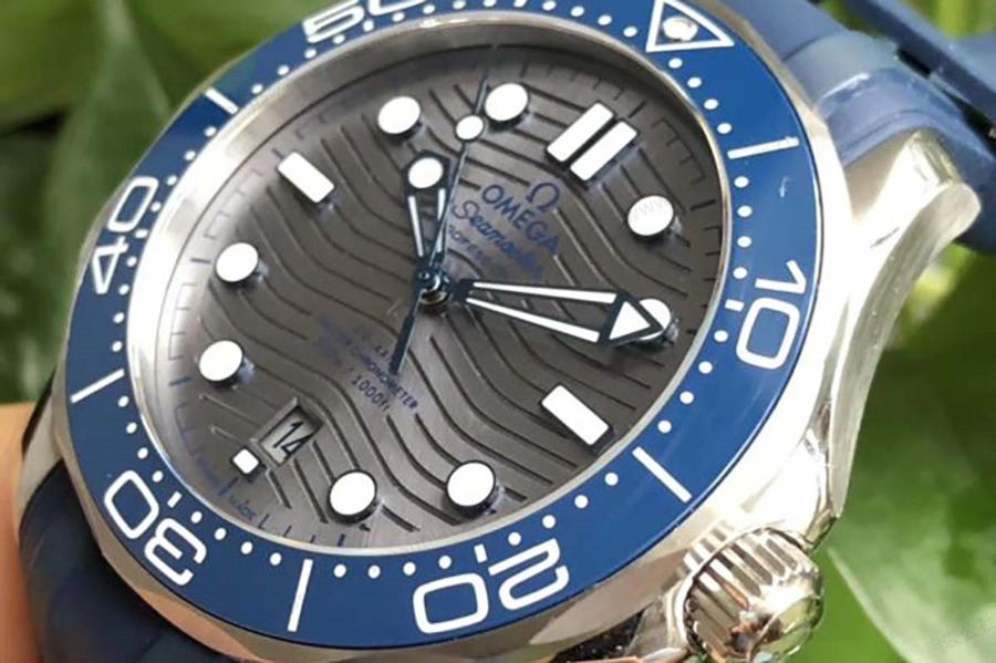 VS Factory Omega Seamaster 300M (Mavi Bezel, Gri) İnceleme — 4. fotoğraf