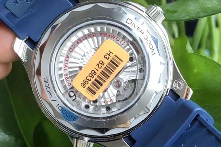 VS Factory Omega Seamaster 300M (Mavi Bezel, Gri) İnceleme — 6. fotoğraf